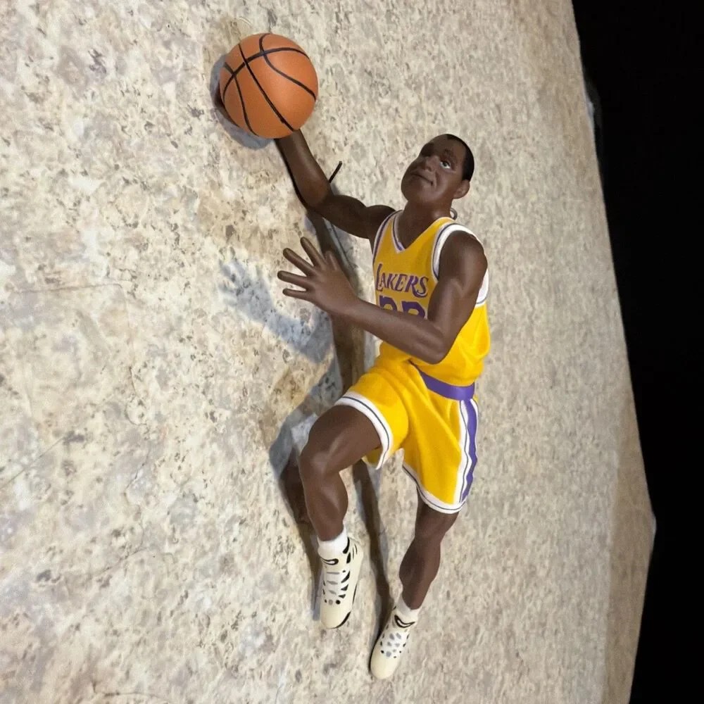 1997 Hallmark Keepsake Christmas Ornament Magic Johnson W CARD Lakers - Picture 4 of 5